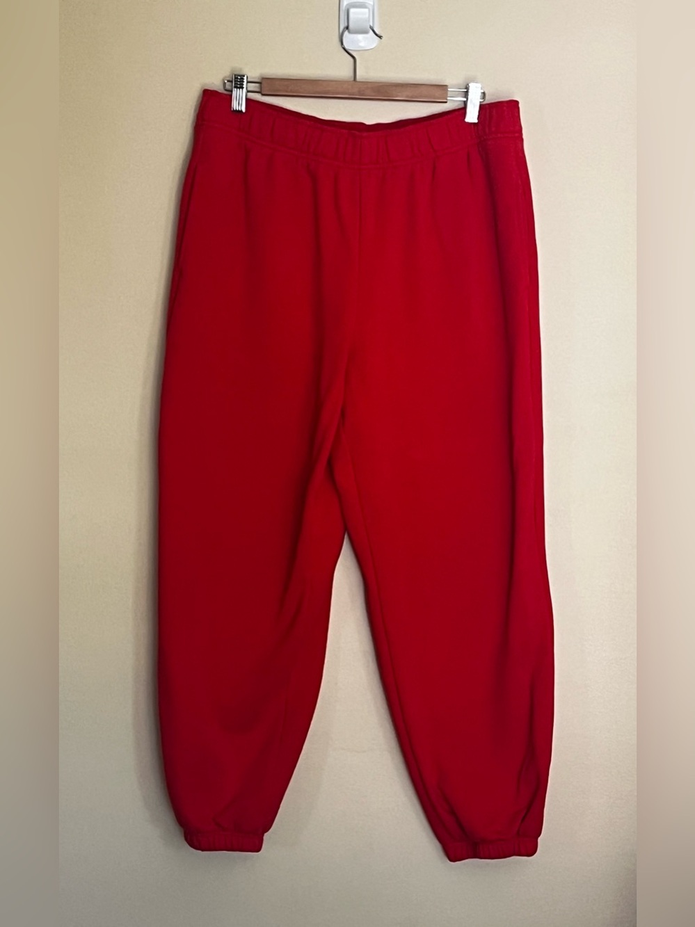 Athleta Sweatpants Red size L